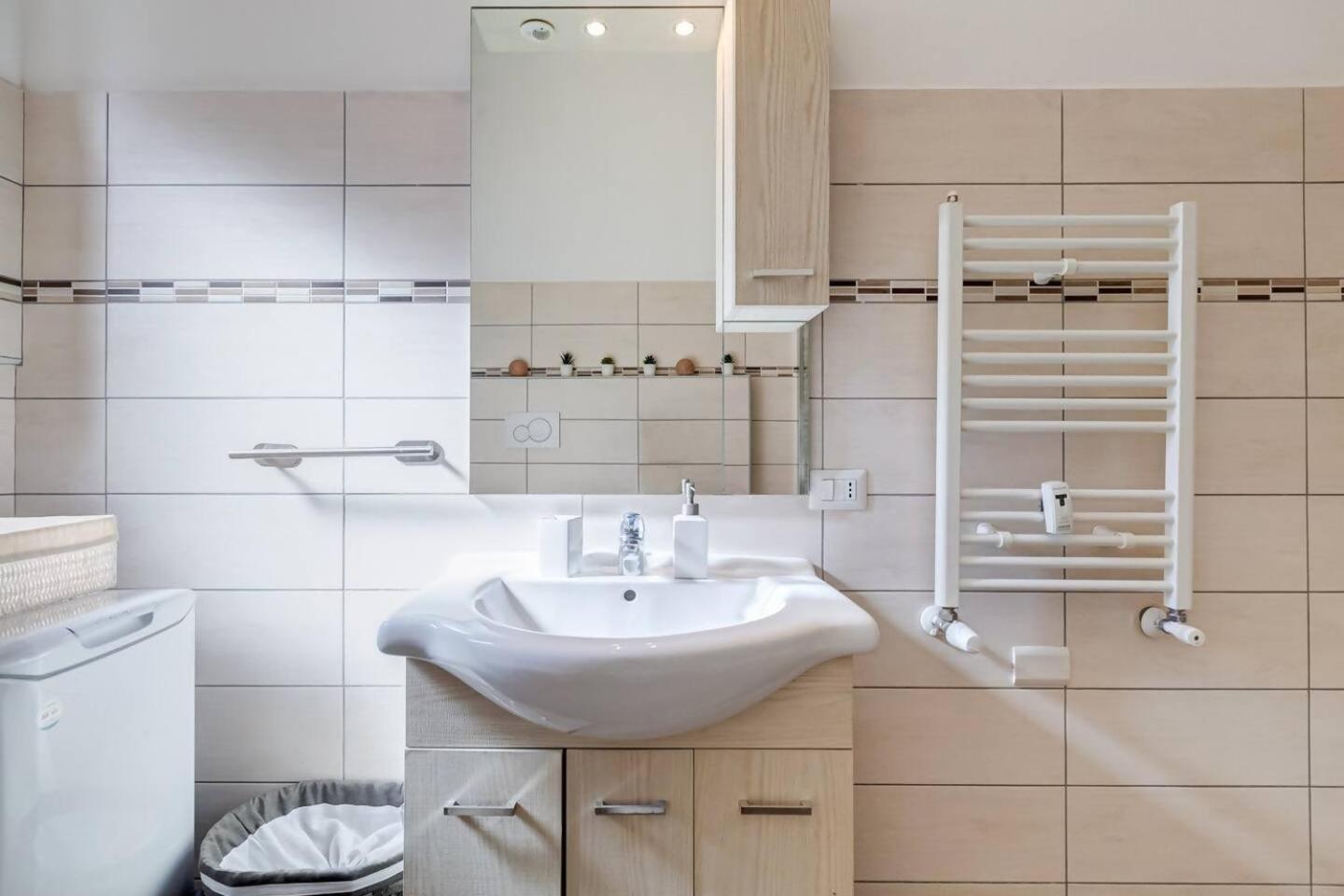 Bright And Spacious 2Bdr Apartment Rome Exterior photo